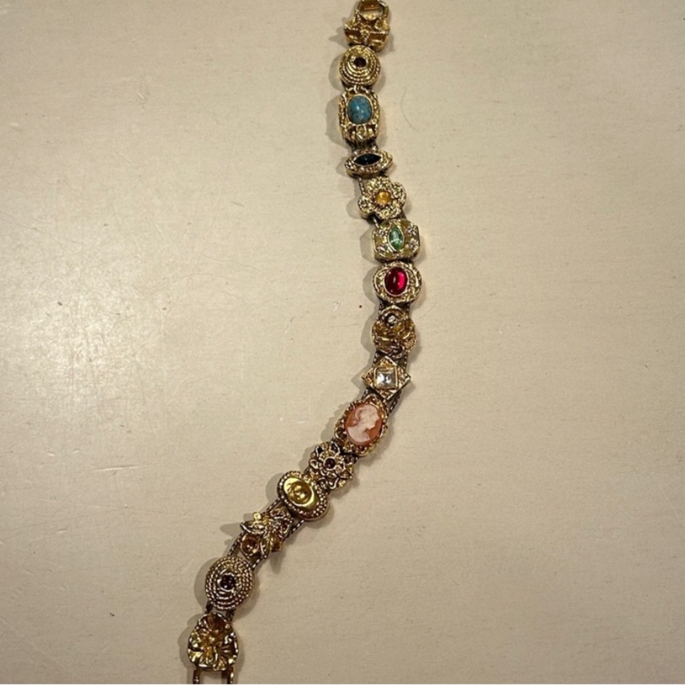 Gorgeous Vintage Victorian Revival Unsigned GOLDETTE Gold Slide Charm Bracelet - Picture 13 of 14